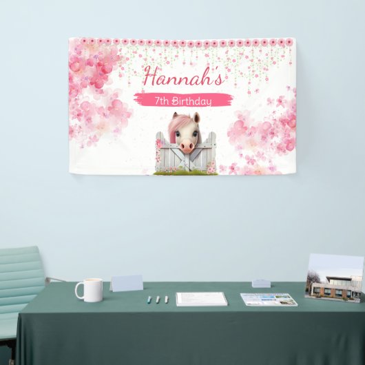 Leuk Paard Verjaardag Roze Bloemen Gepersonaliseer Spandoek (Beurs)