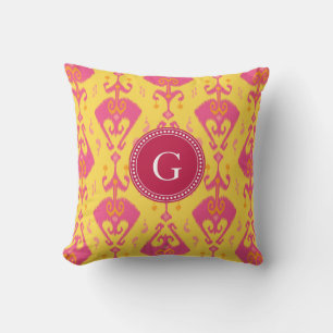 Leuk roze geel ikat tribal patroon monogram kussen