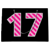 Leuk roze gestreept "17"; Gelukkige 17e verjaardag Groot Cadeauzakje (Voorkant)