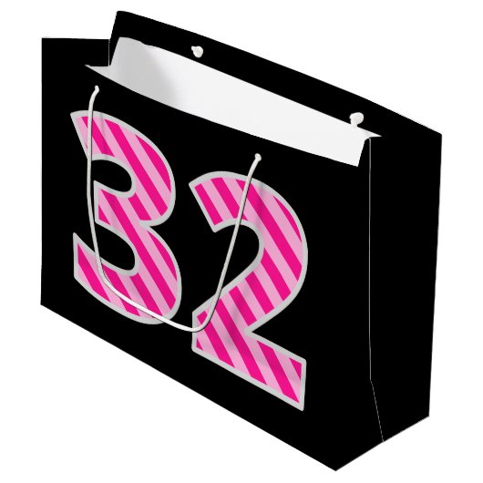 Leuk roze gestreept "32"; Gelukkige 32e verjaardag Groot Cadeauzakje (Voorkant Gekanteld)