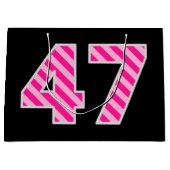 Leuk roze gestreept "47"; Gelukkige 47e verjaardag Groot Cadeauzakje (Voorkant)