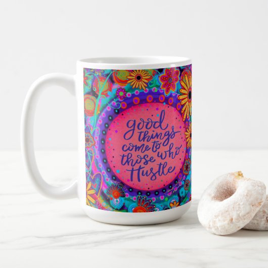 Leuk Roze Hustle Quote Pensioen Inspirativiteit Koffiemok (Met donut)