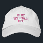 Leuk, trendy pickleball cadeau - In mijn picklebal Geborduurde Pet<br><div class="desc">Een leuk,  trendy pickleball pet met de tekst "In My Pickleball Era". Perfect voor mensen die houden van het spel van pickleball. Krijg een bijpassend pet voor uw pickleball bestie. Eenvoudig aangepaste tekst wijzigen.</div>