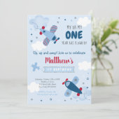 Leuk vliegtuig sterren wolken eerste verjaardag kaart (Staand voorkant)