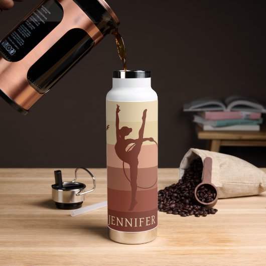 Leuk Vrouw Gymnastiek Gepersonaliseerd Bruin Waterfles (Koffie)