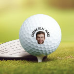 Leuke 21e verjaardag AANGEPASTE TEKST Foto Golfballen<br><div class="desc">Leuke verjaardagsfoto golfbal in een retro modern uitsnijdfotoontwerp. Het jaar is aanpasbaar voor elk verjaardagsjaar, of het nu uw 21ste, 30ste, 40ste, 50ste of 60ste verjaardagsfeestje is! Om het uitsnijdeffect te krijgen, gebruikt u een png-bestand met de achtergrond al uitgesneden. Als dat niet het geval is, wordt de foto weergegeven...</div>