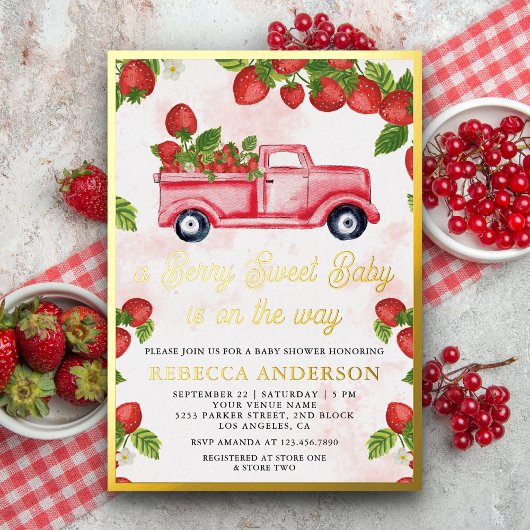 Leuke aardbeienwagen Berry Sweet Baby shower Gold Folie Uitnodiging