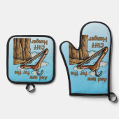 Leuke afbeelding van Cliff Hanger met speelse woor Ovenwant & Pannenlap Set (Voorkant)