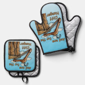 Leuke afbeelding van Cliff Hanger met speelse woor Ovenwant & Pannenlap Set (Voorkant / Achterkant)