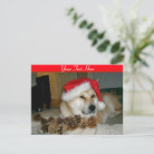 Leuke akita in rood santapet met Kerstmiskegels Feestdagenkaart (Staand voorkant)