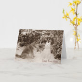 Leuke Akita Zittend Met Sneeuwman Sneeuwhond Kerst Kaart (Gele Bloem)