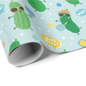 Leuke augurken spelen Pickleball op lichtblauw Cadeaupapier (Rol Hoek)
