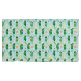 Leuke augurken spelen Pickleball op lichtblauw Kussensloop