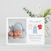 Leuke Baby Boy Whimsical Eenvoudige Denim Blauwe K Aankondiging (Staand voorkant)