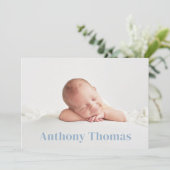 Leuke Baby Jongen Foto Whimsical Eenvoudig Denim B Aankondiging (Staand voorkant)