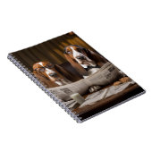 Leuke basset hounds lezen krant notitieboek (Rechterzijde)