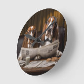 Leuke basset hounds lezen krant ronde klok (Hoek)