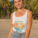 Leuke  Beach Waves Sunshine Vakantie Vrouwen Tanktop<br><div class="desc">Leuke  stijl dames tanktops met prachtige blauwgroen oceaan golven en een felle zon met palmbomen in de zomer. Het coole grunge ontwerp wordt aangevuld met gedistresseerde blauwgroen blauwe aangepaste tekst voor uw familievakantie of strandreis.</div>