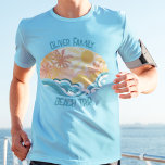 Leuke  Beach Waves Sunshine Zomervakantie T-shirt<br><div class="desc">Leuke  stijl t-shirts met prachtige blauwgroen oceaan golven en een felle zon met palmbomen in de zomer. Het coole grunge ontwerp wordt aangevuld met gedistresseerde blauwgroen blauwe aangepaste tekst voor uw familievakantie of strandreis.</div>