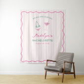 Leuke Bikini's & Martinis Bachelorette Foto Achter Wandkleed (In situ)