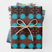 Leuke bloemen en kleding, helder blauw en bruin inpakpapier vel (In situ)