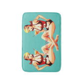 Leuke Blondine Martini Bikini Meisje Thunder_Cove Badmat (Voorkant Verticaal)