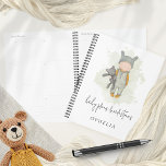 Leuke Boho Baby plannen Mijlpalen Sage Planner<br><div class="desc">Leuke Boho Baby plant mijlpalen Sage. Voor het bijhouden van alle belangrijke mijlpalen en aankomende plannen met uw baby. Personaliseer eenvoudig de tekst aan elke kant.</div>