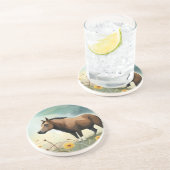 Leuke bruine pony in het bloemenveld zandsteen onderzetter (Zijkant)