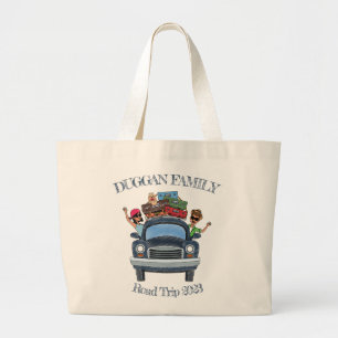 Leuke Cartoon stijl familie road trip aangepaste t Grote Tote Bag