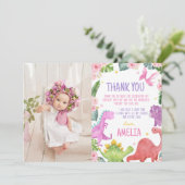 Leuke dinosaurus meisje verjaardag foto dank u kaa bedankkaart (Staand voorkant)