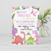 Leuke dinosaurussen meisje verjaardag uitnodiging (Staand voorkant)