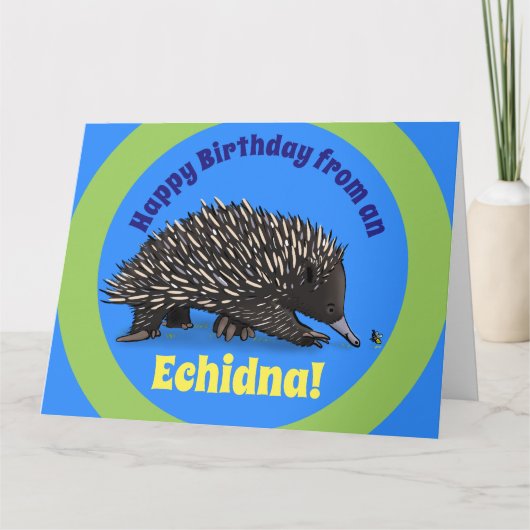 Leuke echidna met de verjaardagskaart van de kaart (Voorkant)