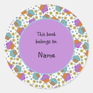Leuke en kleurrijke cupcakes en bloemen ronde sticker