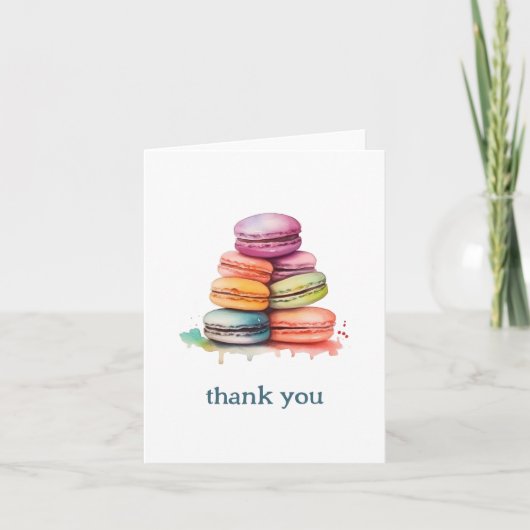 Leuke en leuke macaroon taart dank u kaart (Voorkant)