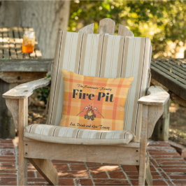 Leuke familienaam Fire Pit gepersonaliseerd Buitenkussen