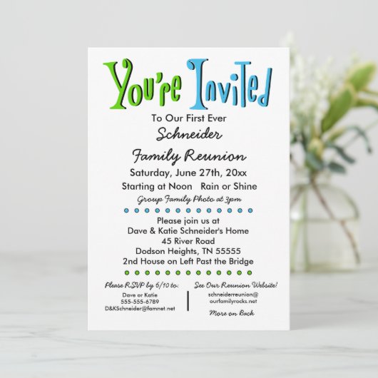 Leuke familiereünie of uitnodiging voor een evenem (Staand voorkant)