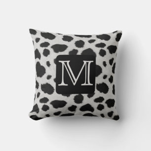 LEUKE FAUX ZWART-WIT KOE PRINT, MONOGRAM KUSSEN