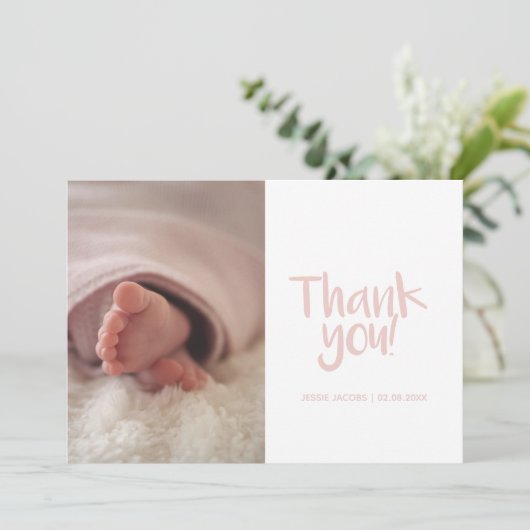 Leuke foto, baby meisje, baby shower bedankkaart (Staand voorkant)