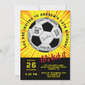 Leuke gele aangepaste tekst op voetbal verjaardag kaart (Voorkant)