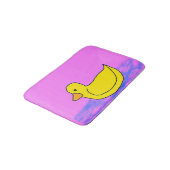 Leuke gele eend op roze badmat (Gekanteld)