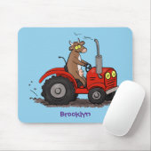 Leuke gelukkige koe die een rode tractor bestuurt muismat (Met muis)