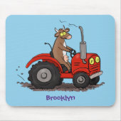 Leuke gelukkige koe die een rode tractor bestuurt  muismat (Voorkant)