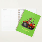 Leuke gelukkige koe die een rode tractor bestuurt  planner (Display)