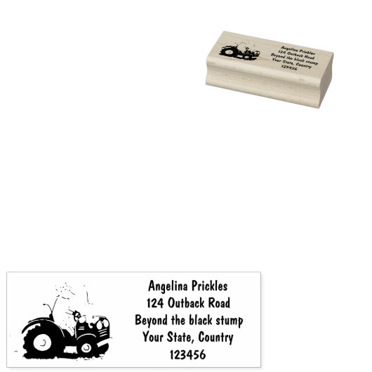 Leuke gelukkige koe die een rode tractor bestuurt  rubberstempel (Gestempeld)