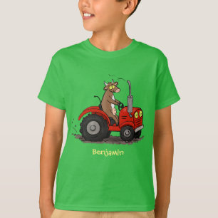 Leuke gelukkige koe die een rode tractor bestuurt t-shirt