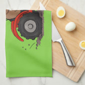 Leuke gelukkige koe die een rode tractor bestuurt  theedoek (Quarter Fold)