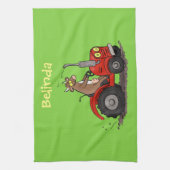 Leuke gelukkige koe die een rode tractor bestuurt  theedoek (Verticaal)