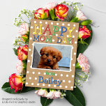 Leuke Gelukkige Moederdag Wens met Hond Foto Kaart<br><div class="desc">Eenduidig,  klassiek,  schattig en kleurrijk wenskaart van Happy Moederdag. Met ruimte om aan te passen of te personaliseren met uw familiehond,  kat of andere huisdierfoto en naam van uw keuze. Op een leuk wit poka-punctiepatroon op een bruine Kraft-papiertextuur die op de achtergrond lijkt.</div>