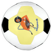 Leuke gelukkige oranje kruiwagen cartoon illustrat voetbal (Gedraaid)