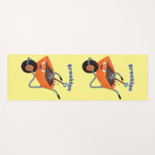 Leuke gelukkige oranje kruiwagen cartoon illustrat yogamat (Voorkant (horizontaal))